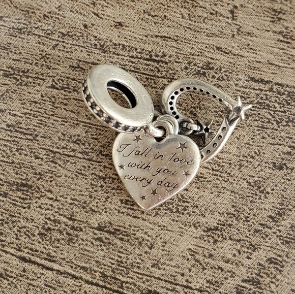 Pandora Charm "FALL IN LOVE" - Picture 5 of 7